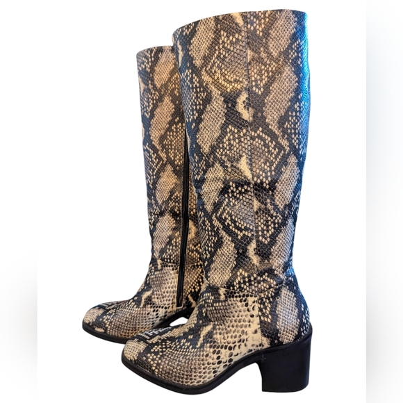 Crown Vintage Aressia Boots - Picture 9 of 10